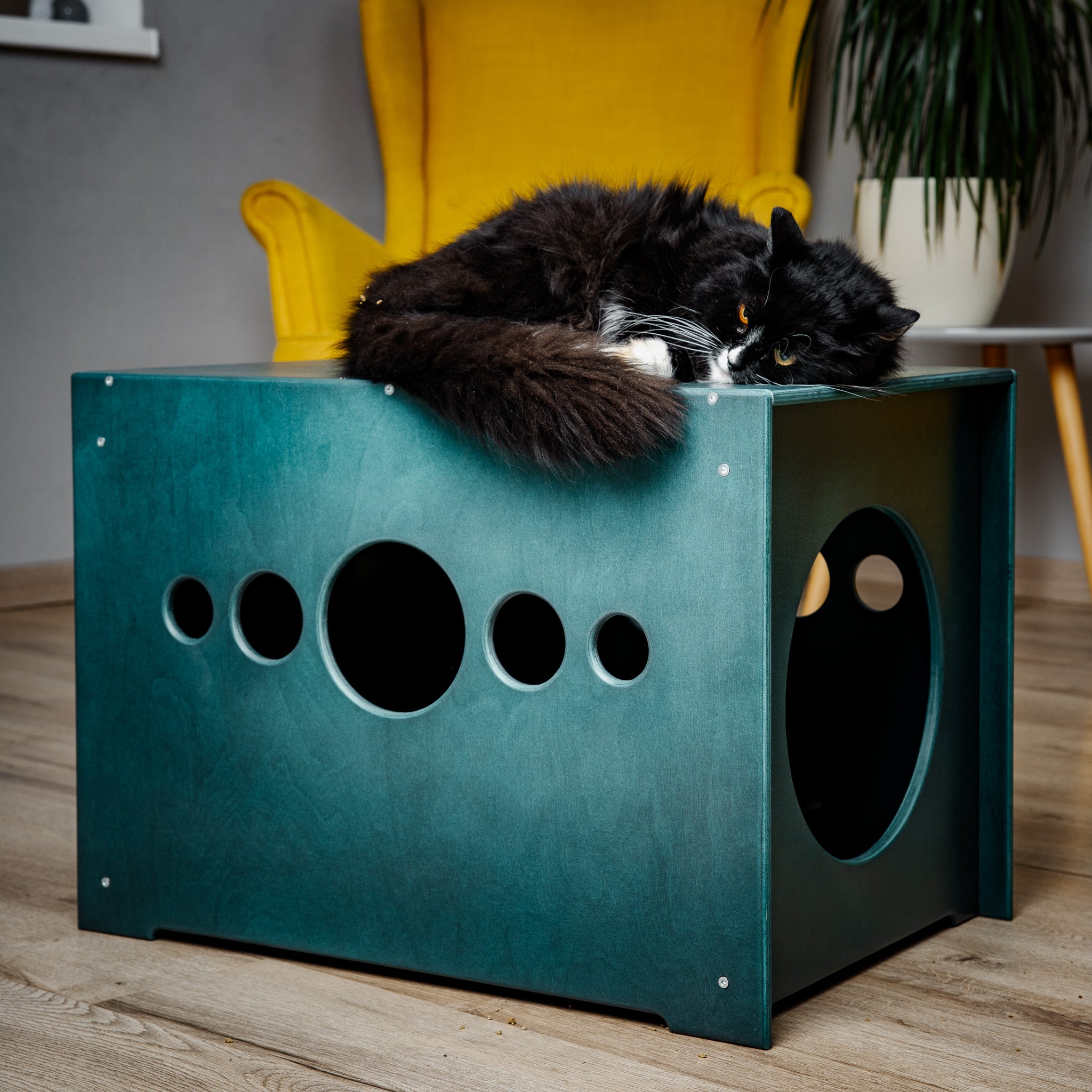 Cat litter box cover - sit bench edition