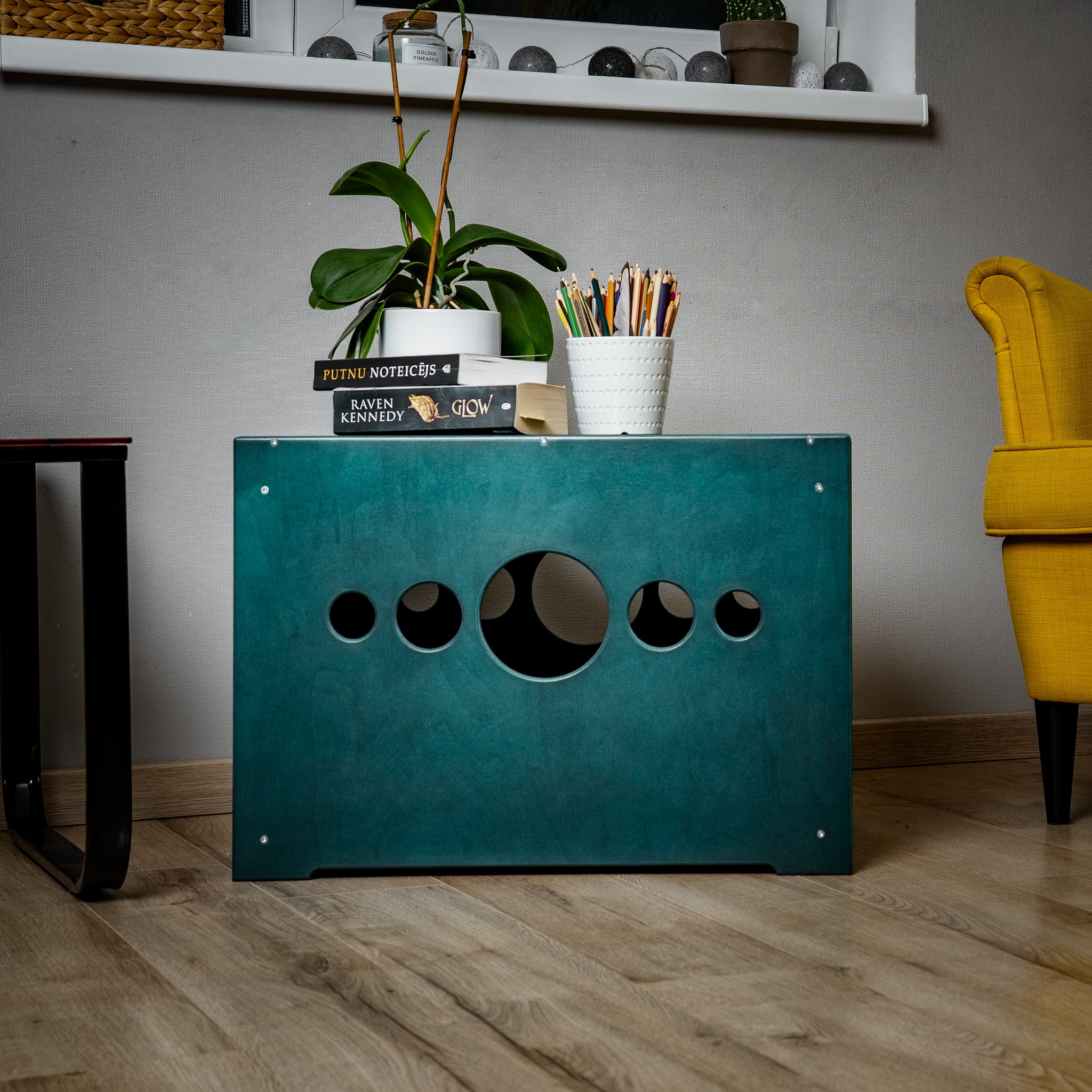 Cat litter box cover - sit bench edition