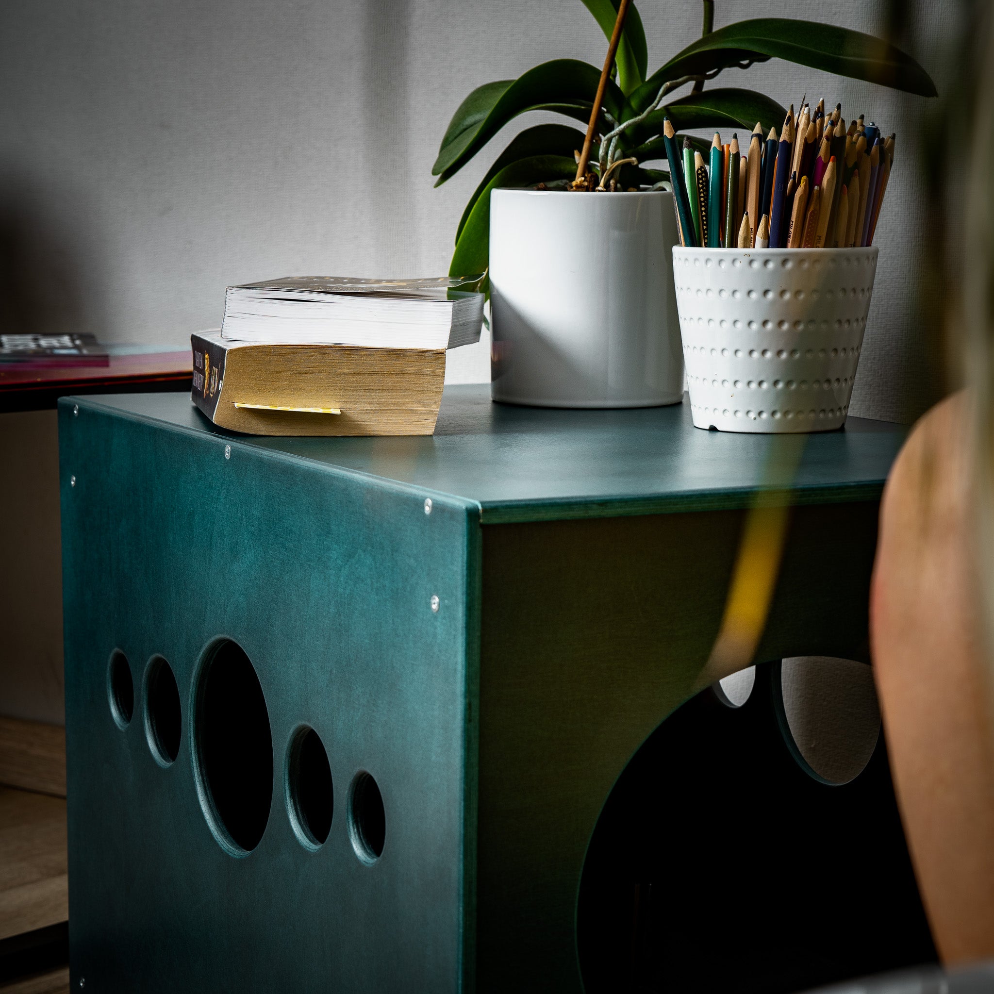 Cat litter box cover - sit bench edition