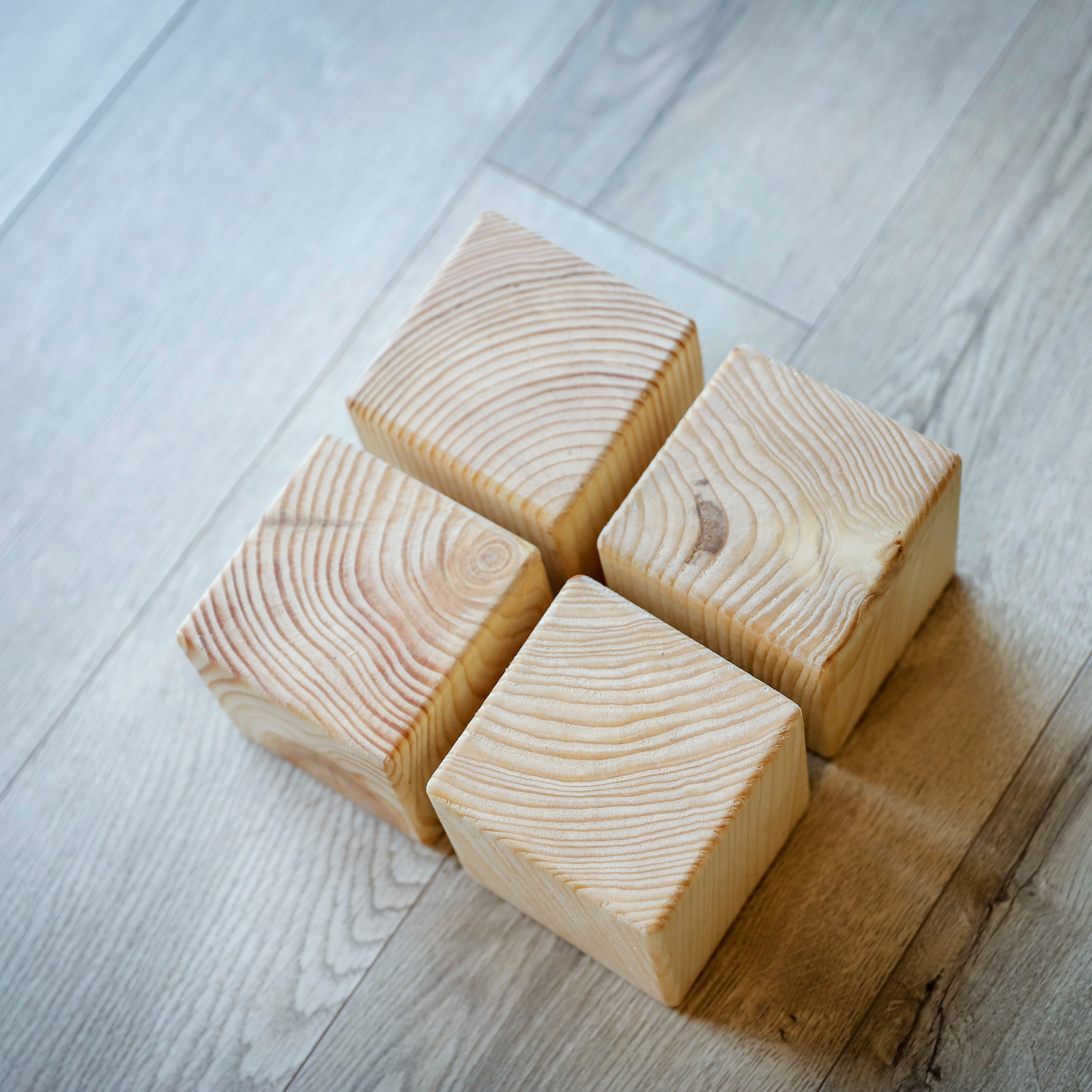 3.5" wood decoration cubes (x4)